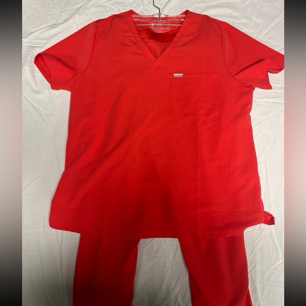 Figs scrubs